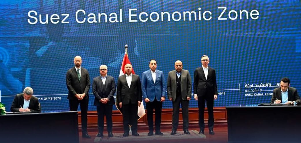 مشروعان للطاقة المتجددة بالمنطقة الاقتصادية لقناة السويس باستثمارات 1.8 مليار دولار