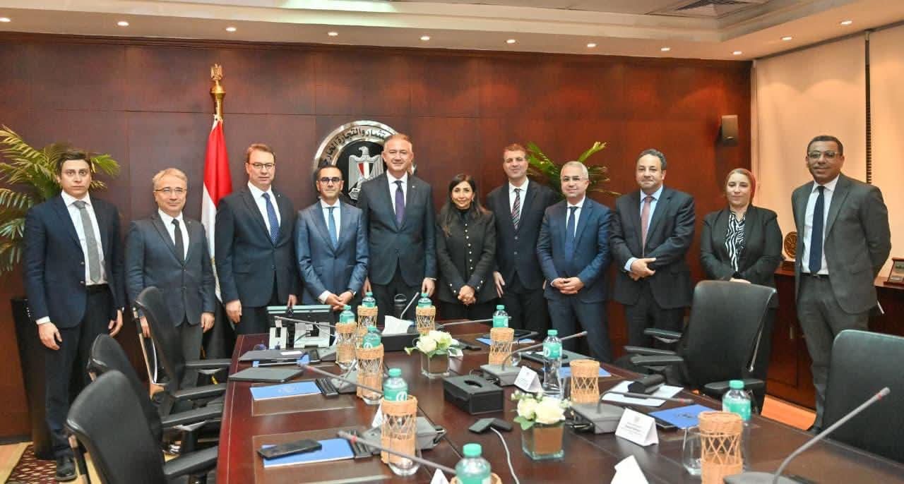 وزير الاستثمار: مصر تنتهج سياسة واضحة لدعم القطاع الخاص باعتباره المحرك الرئيسى للنمو الاقتصادى