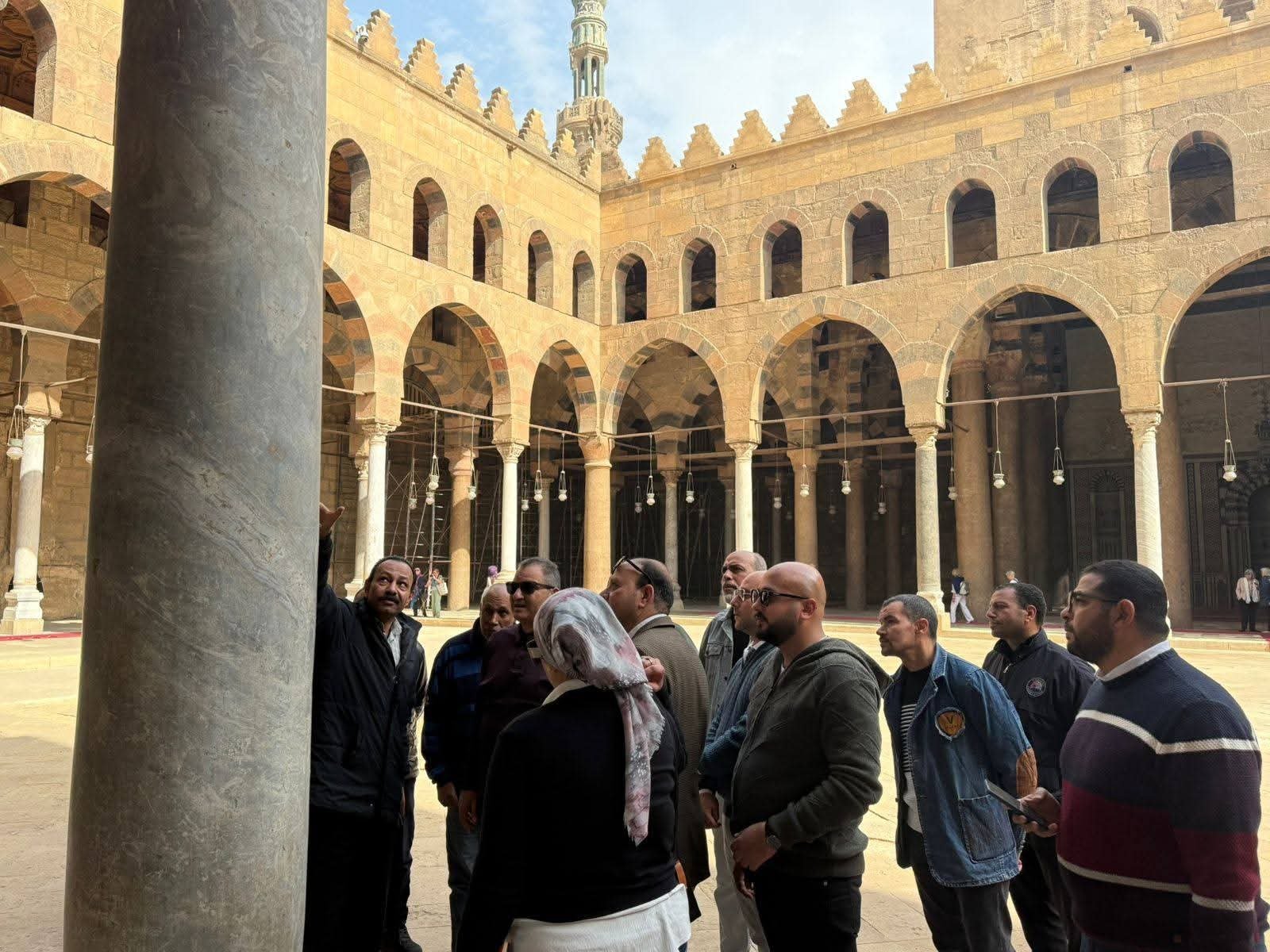 الأمين العام للمجلس الأعلى للآثار يتفقد مشروعات الترميم بقلعة صلاح الدين الأيوبى بالقاهرة