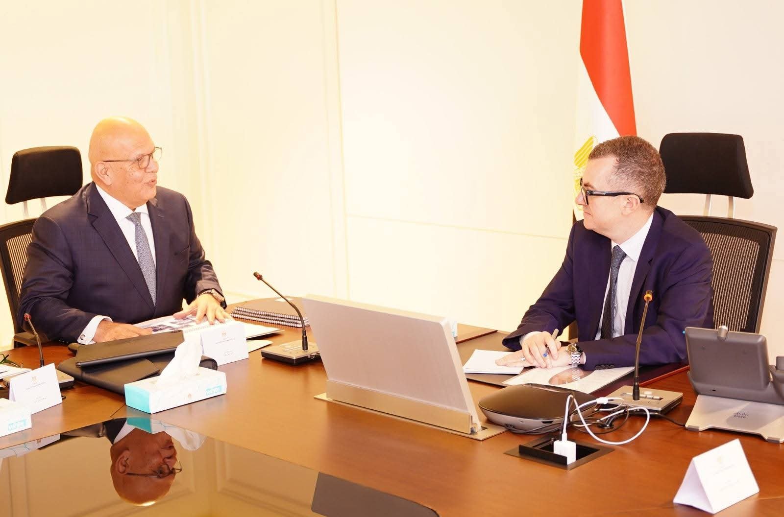 إعادة توجيه استثمارات “بنك الاستثمار القومي” و“إن آي كابيتال” لتعظيم أثر التنمية وتمويل البنية التحتية ودعم الشركات الناشئة