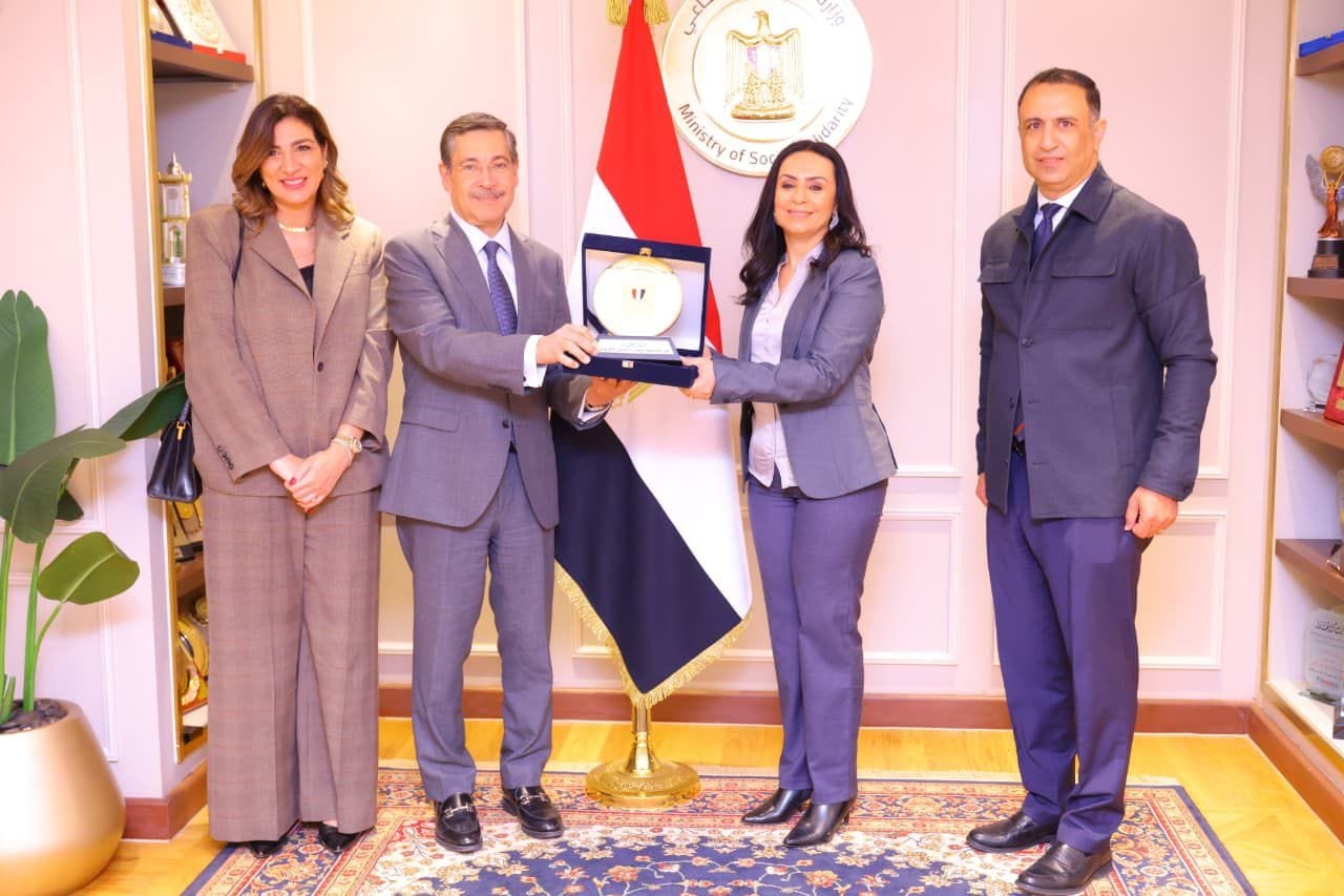 وزارة التضامن الاجتماعي وبنك التعمير والإسكان يشهدان توزيع أجهزة تعويضية لطلاب الجامعات من أصحاب الهمم