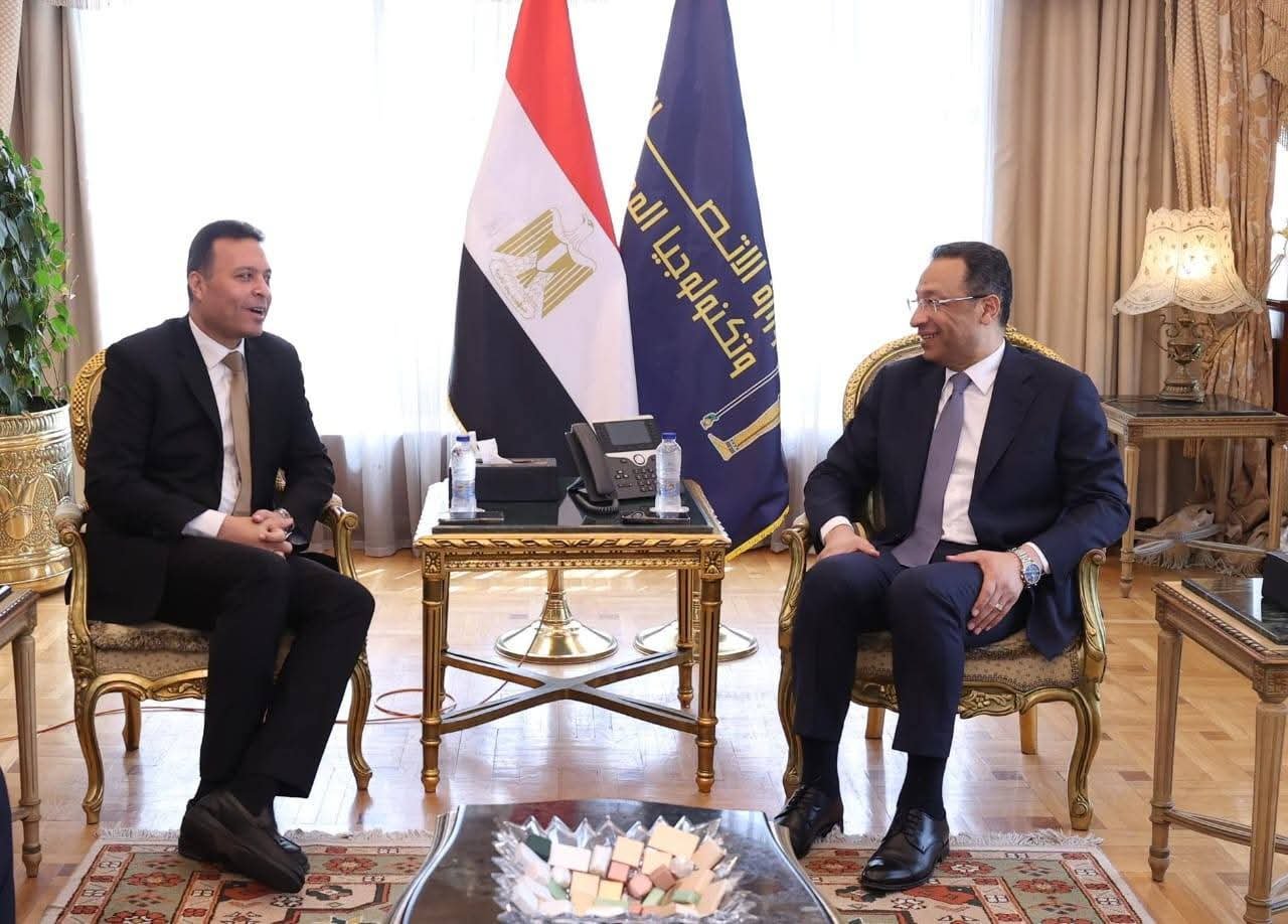 وزير الاتصالات يبحث مع رئيس المركزى للتعبئة العامة والإحصاء التعاون في تنفيذ مشروع التعداد العام للسكان والإسكان والمنشآت لعام 2027