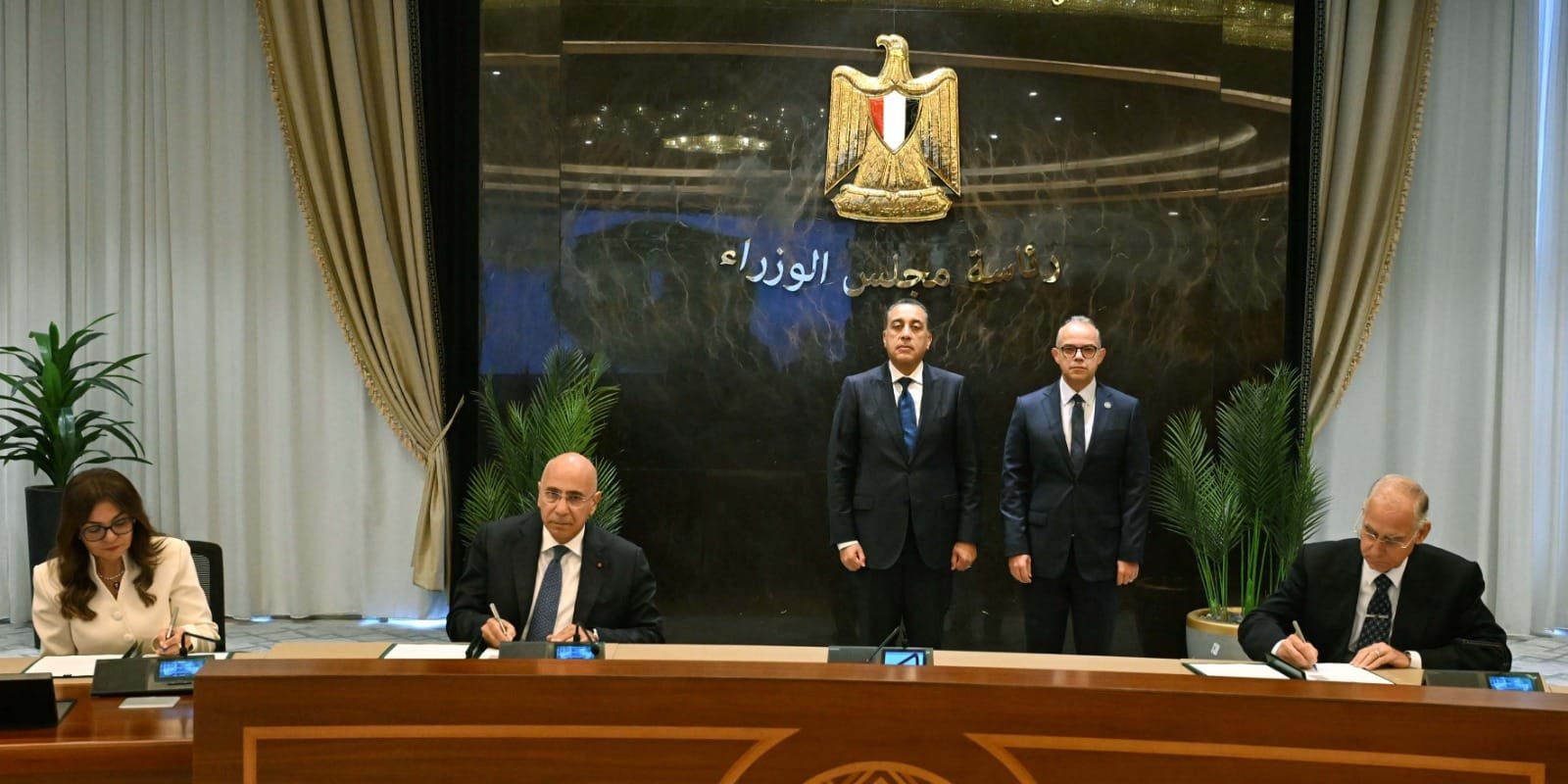توقيع اتفاقية بين “مشروعات الخدمة الوطنية” و”طاقة عربية” لنقل حصة من محطات “وطنية” من خلال الشركة الجديدة “كويك فيول”