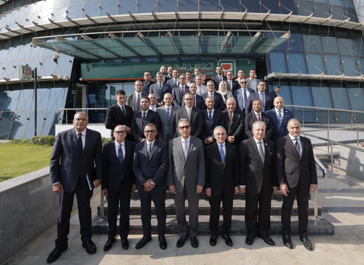 البنك الأهلي المصري يفتتح مكتب توثيق الشهر العقاري بفرع التسعين لتيسير تقديم خدمات الشهر العقاري والتوثيق للمواطنين