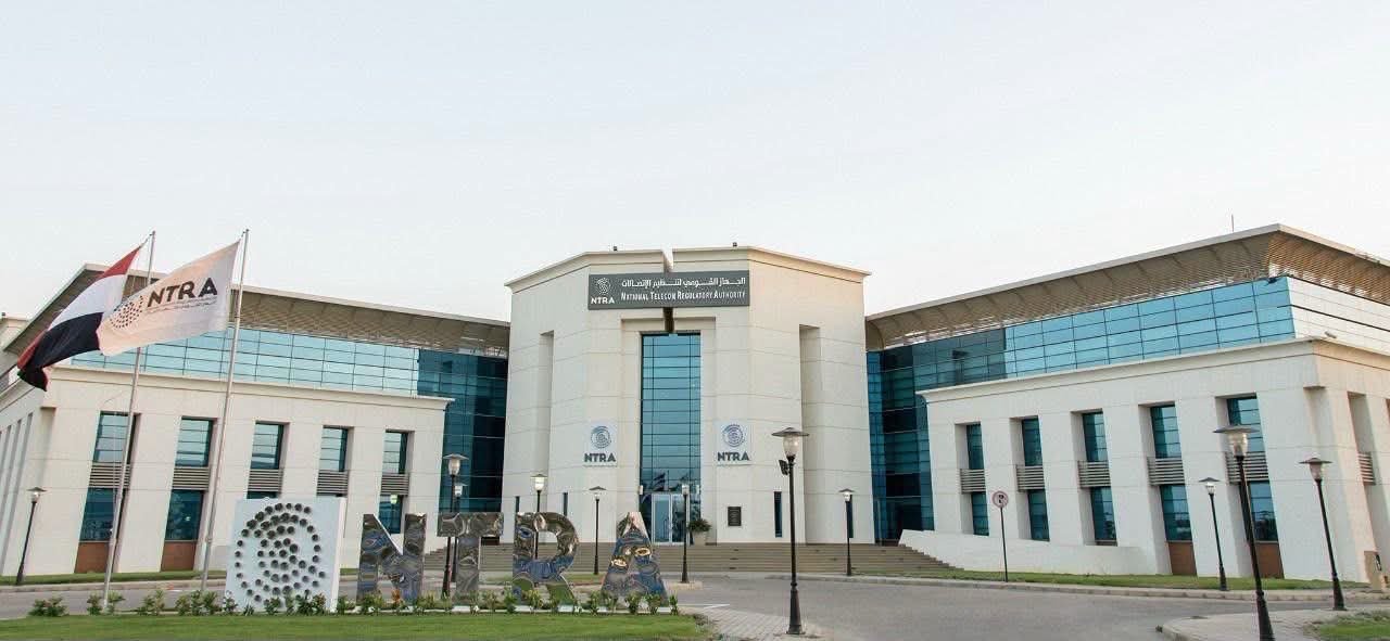 “نترا” يحيل شركات المحمول للنيابة بشأن مخالفات تسجيل الخطوط