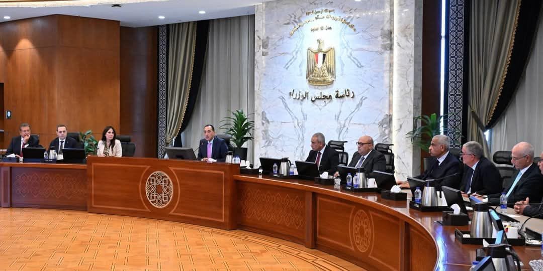 رئيس الوزراء يناقش مقترح مشروع قانون لتنظيم السوق العقارية