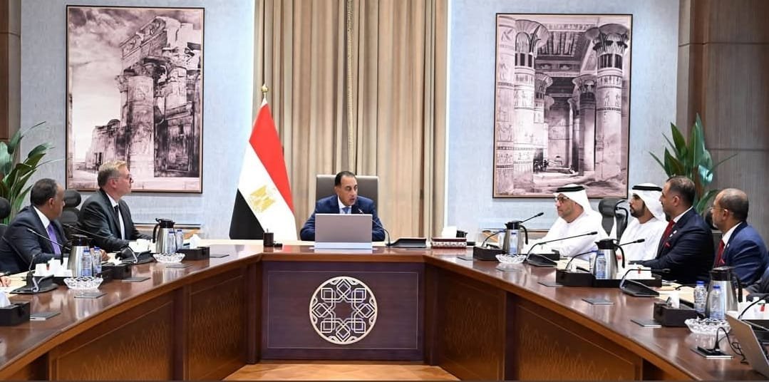 عقب تأسيس شركة “الفجيرة العلمين” للنفط والغاز.. رئيس الوزراء يلتقي مع مسئولي إمارة الفجيرة لمتابعة إجراءات استكمال المشروع